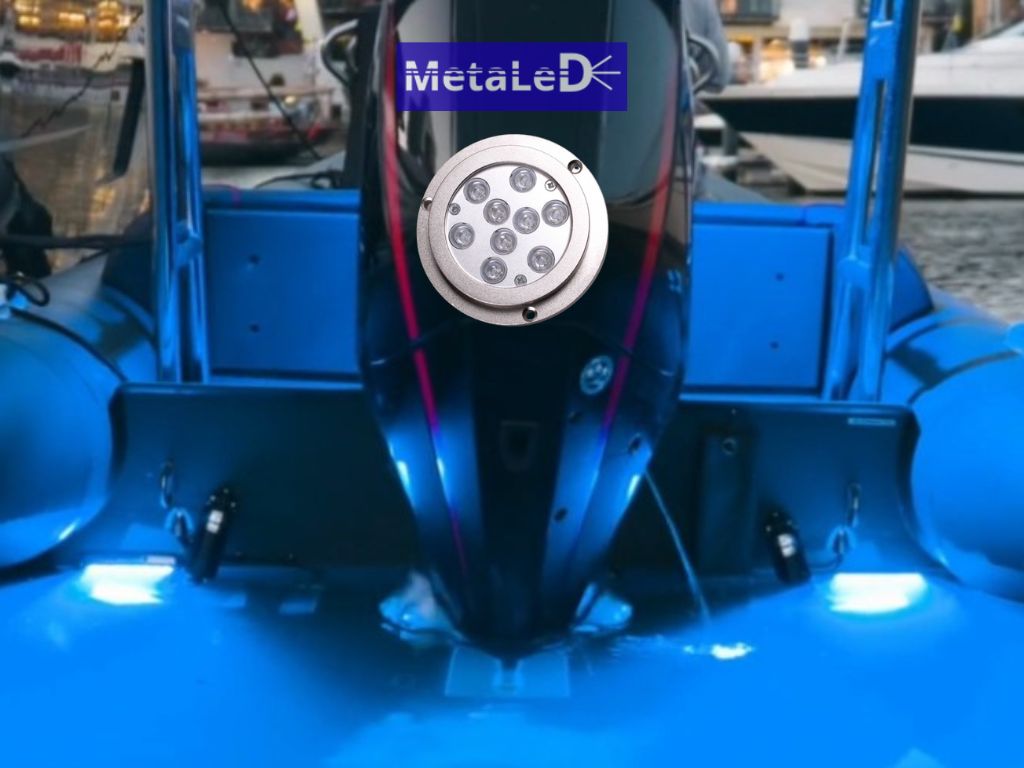 Uso de luz verde atrativa durante pescaria noturna