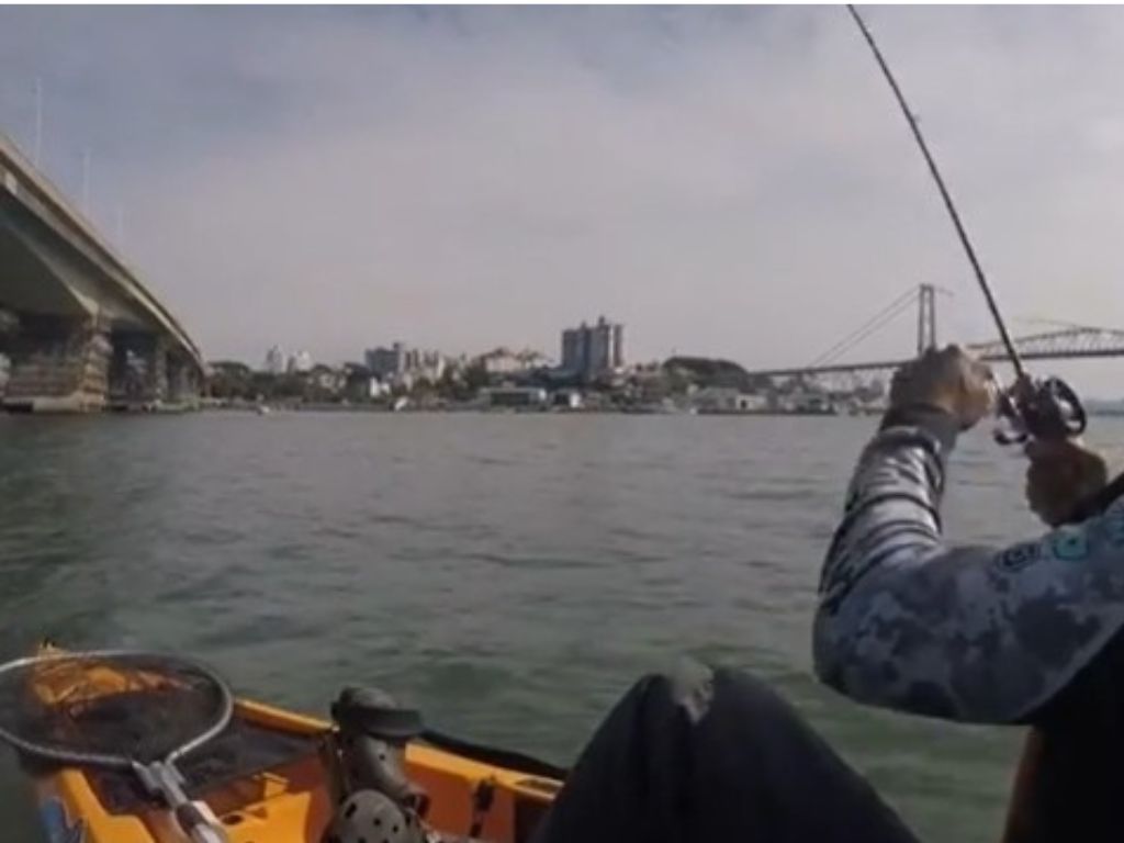 Luz LED portátil para uso em caiaques