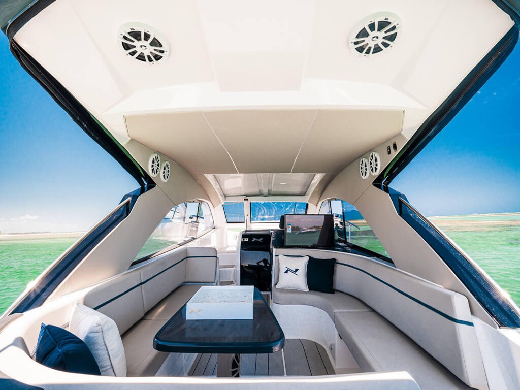 Sistema de som náutico à prova d'água